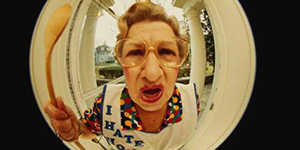 صورة: كيفية التعامل مع الحماة المستبدة