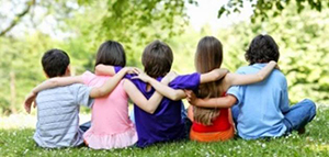 صورة: كيف تساعد طفلك على تكوين صداقات