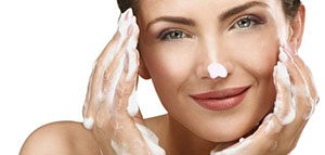 صورة: تنظيف البشرة بطرق طبيعية و نصائح لتنظيف البشرة