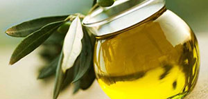 صورة: فوائد زيت الزيتون للشعر والجسم