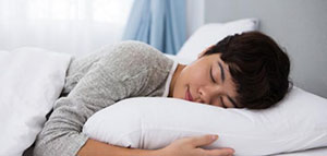 صورة: النوم و فوائد النوم المبكر و نصائح تساعد على النوم