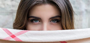 صورة: تكثيف الحواجب في أسبوع و الفازلين لتكثيف الحواجب