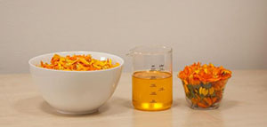 صورة: زيت اللوز و زيت الخروع و زيت الزيتون