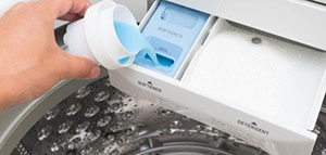 أفضل أنواع منعم الأقمشة و فوائد استخدام منعم الأقمشة للملابس صورة: أفضل أنواع منعم الأقمشة و فوائد استخدام منعم الأقمشة للملابس