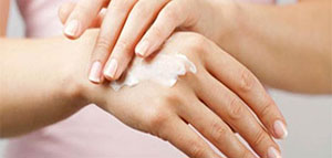 صورة: العناية باليدين