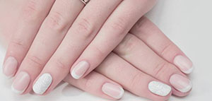 صورة: تكسر الأظافر و أسباب تكسر الأظافر و فيديو عن تكسر الأظافر