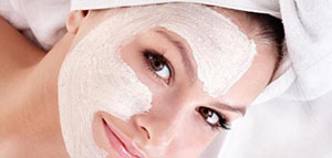 صورة: لبن الزبادي و فوائد قناع لبن الزبادي للوجه