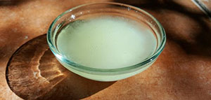 صورة: زيت جوز الهند و زيت الزيتون و زيت الجوجوبا