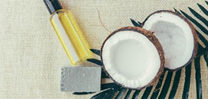 صورة: الألوفيرا و زيت جوز الهند و الثلج و خل التفاح