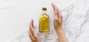 صورة: إزالة التجاعيد وعلامات الشيخوخة باستخدام زيت اللبان