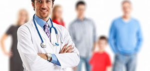 صورة: طب الأسرة هو تخصص يؤهل الطبيب لعلاج معظم الحالات المرضية لدى عامة الناس مما يسمح