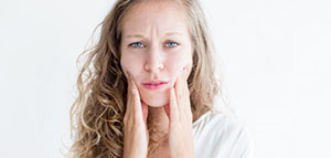 صورة: الشاي الأخضر والعسل و زيت جوز الهند و زيت اللوز