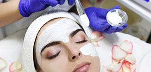 صورة: ماسك الخميرة واللبن و ماسك الشوفان و ماسك الفراولة