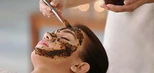 صورة: قناع القهوة واللبن للبشرة الدهنية و قناع القهوة وزيت الزيتون للوجه