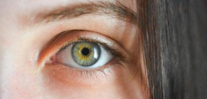 صورة: تشقير الحواجب بمستحضرات التشقير و تشقير الحواجب باستخدام الماء الأكسجيني